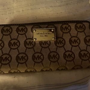 Micheal Kors wallet